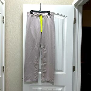 Figs Livingston pant size small. Very gently used condition.